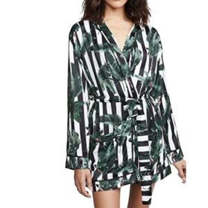 🆕 Plush Revolve Robe Women’s Black White Stripe Jungle Print Tropical XS